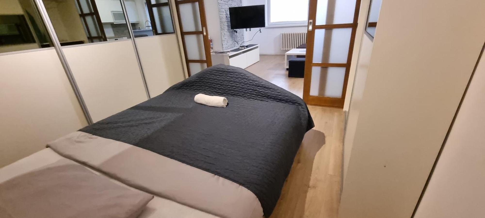 Huge Apartment Next To Train Station Close To The City Center Pressburg Exterior foto